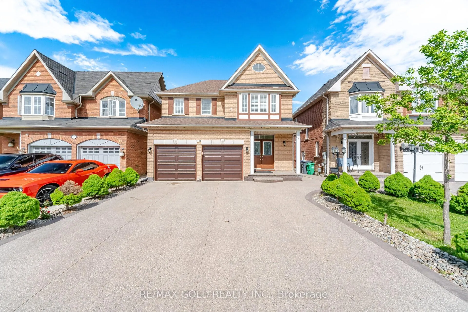 Photo 1 of 11 Timberwolf Road, Brampton, Bram East — HOMEH