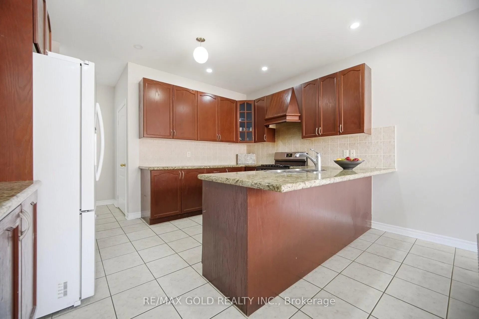 Photo 8 of 11 Timberwolf Road, Brampton, Bram East — HOMEH