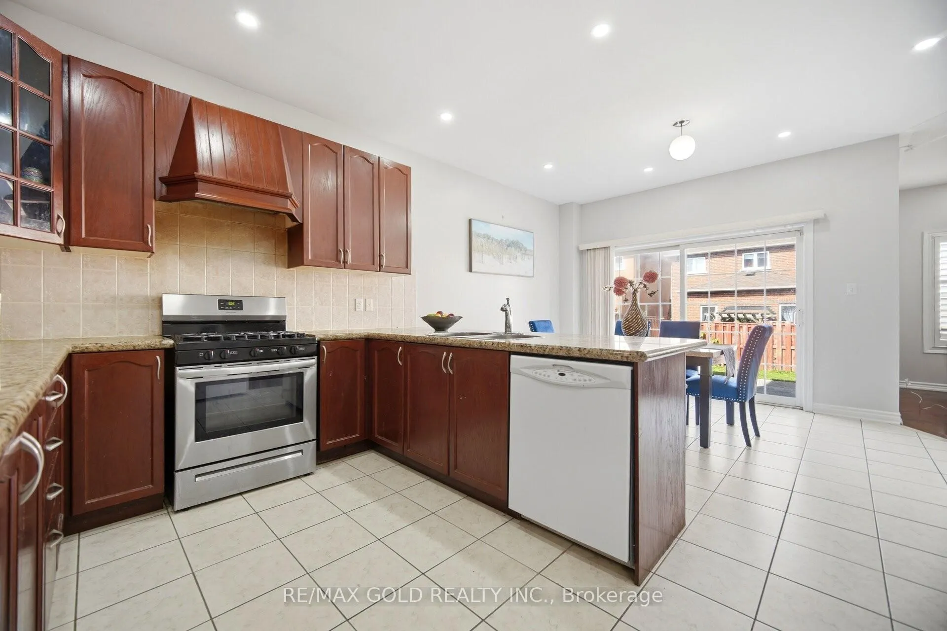 Photo 9 of 11 Timberwolf Road, Brampton, Bram East — HOMEH