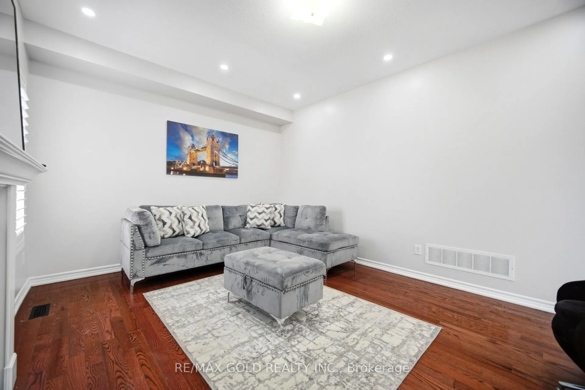 Photo 14 of 11 Timberwolf Road, Brampton, Bram East — HOMEH