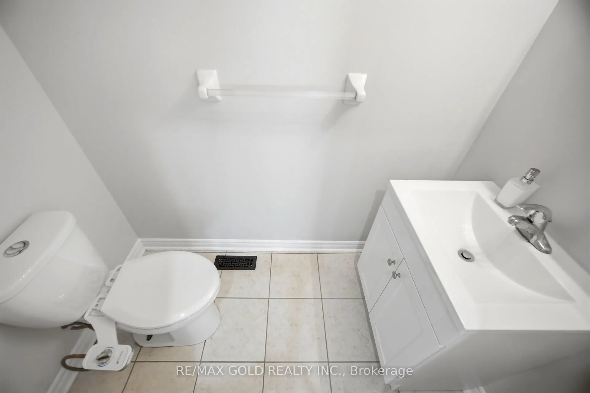 Photo 15 of 11 Timberwolf Road, Brampton, Bram East — HOMEH