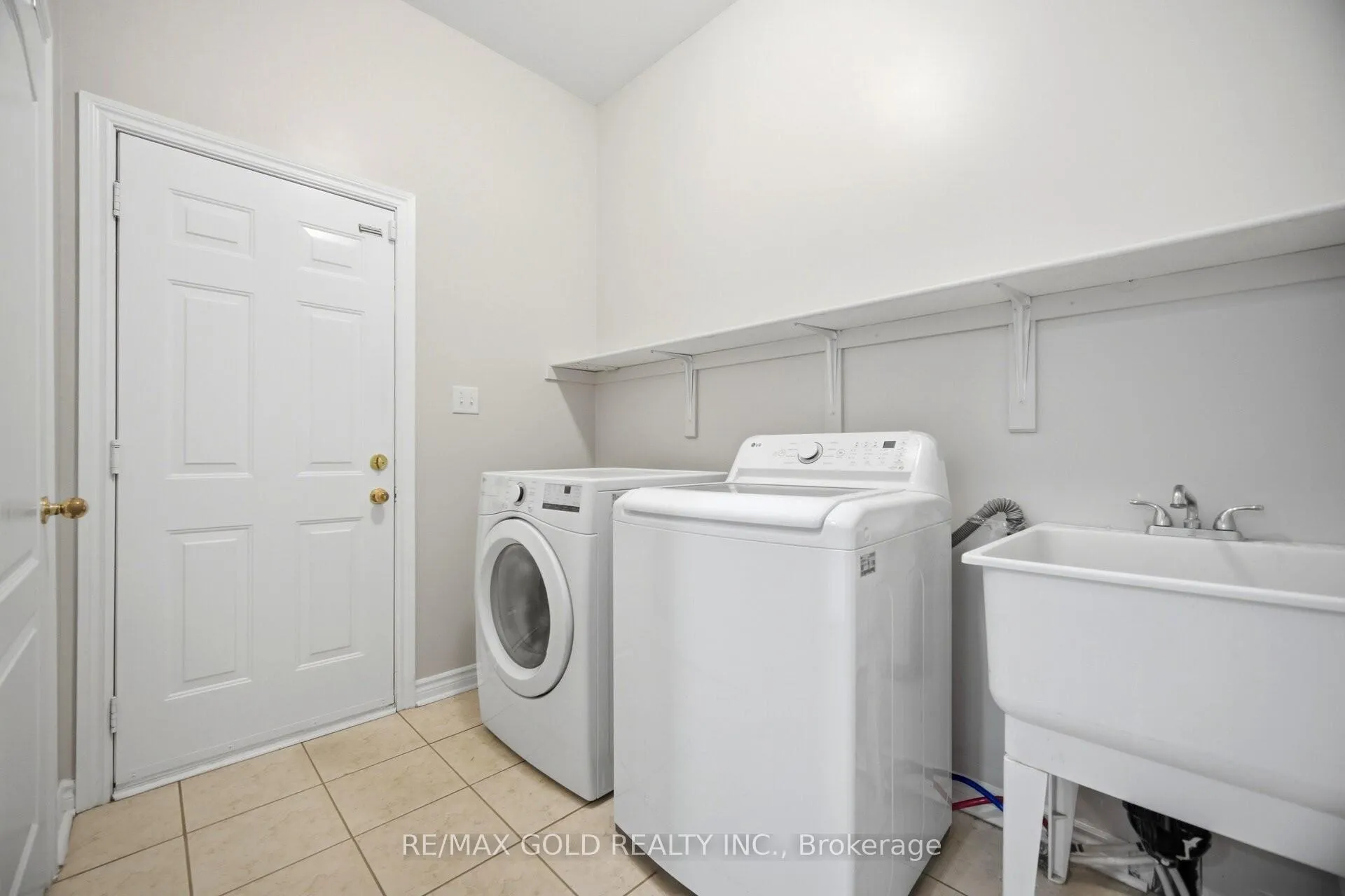 Photo 16 of 11 Timberwolf Road, Brampton, Bram East — HOMEH