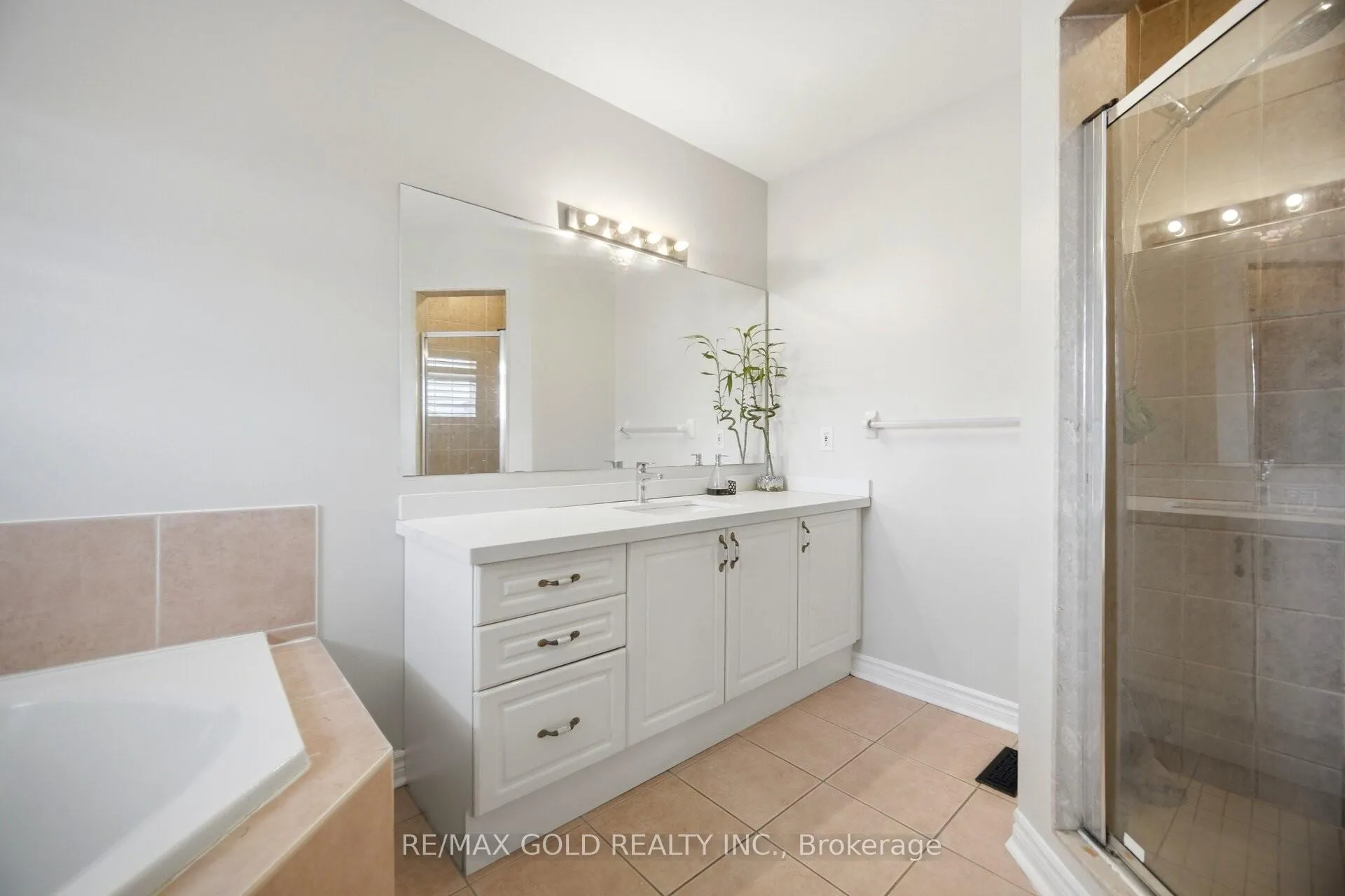 Photo 19 of 11 Timberwolf Road, Brampton, Bram East — HOMEH