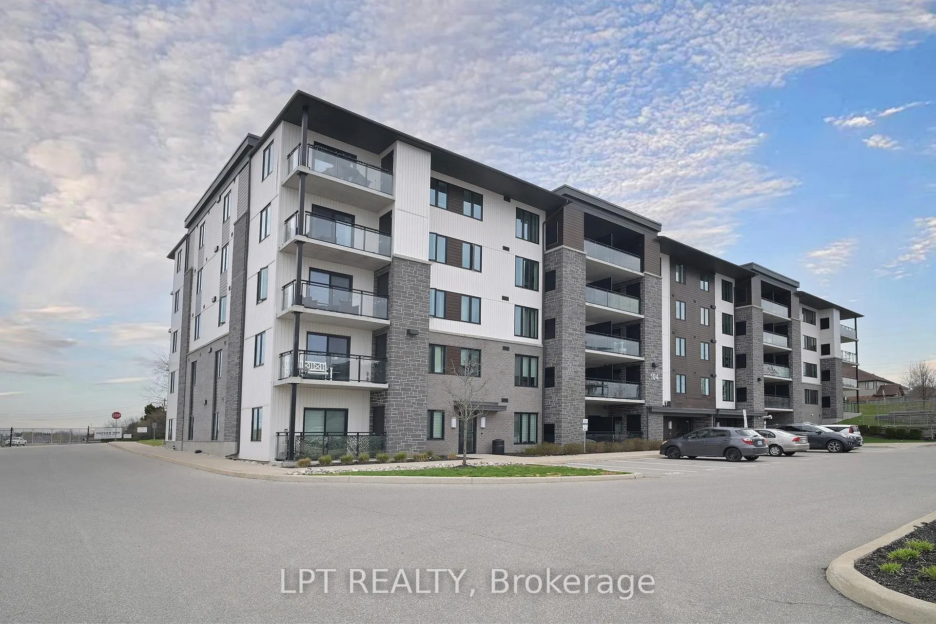 Front of Unit 302, 104 Summit Ridge Drive