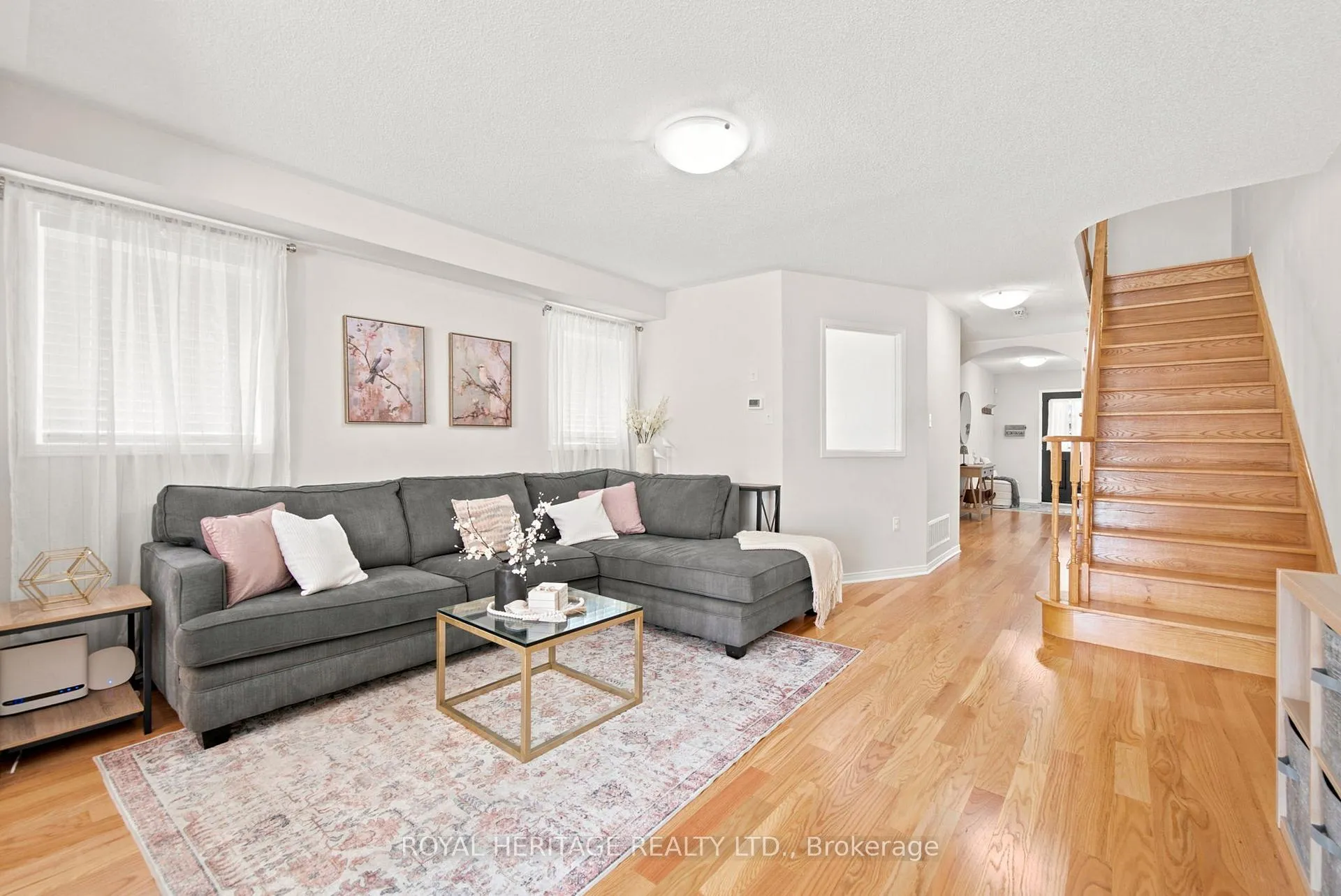 Photo 3 of 39 Neill Avenue, Whitby, Rolling Acres — HOMEH