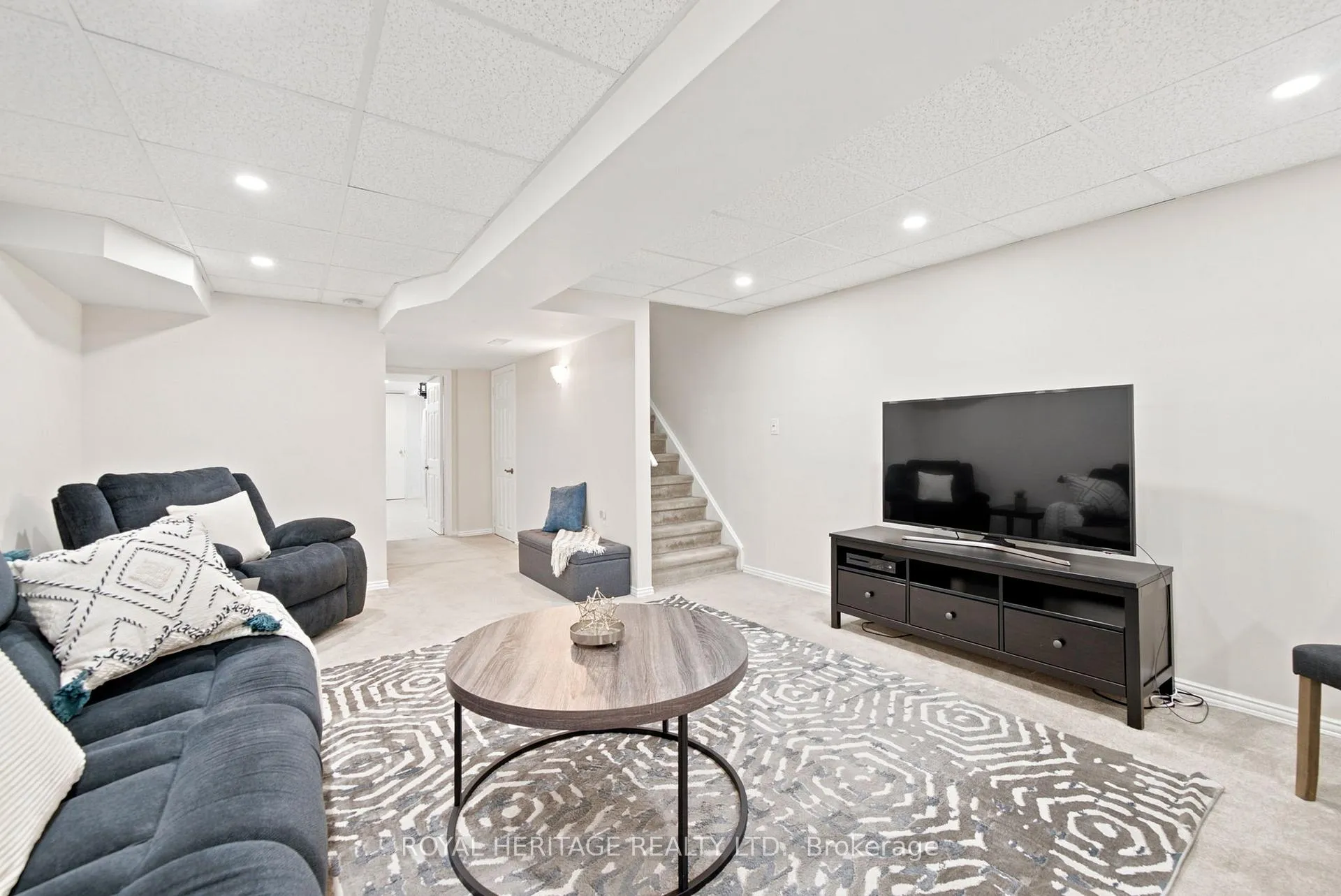 Photo 17 of 39 Neill Avenue, Whitby, Rolling Acres — HOMEH