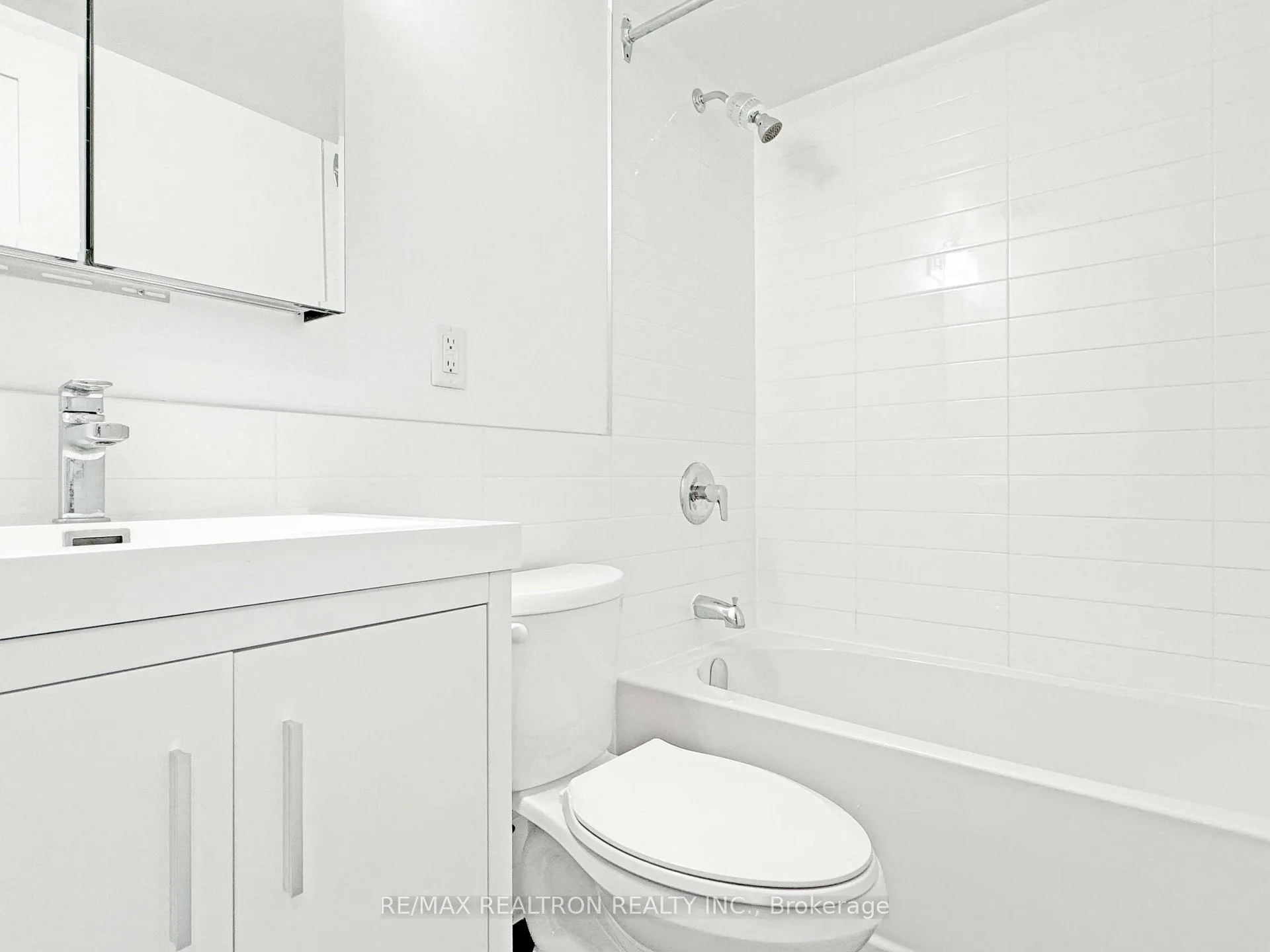 Photo 12 of Unit 801, 485 Huron Street, Toronto, The Annex — HOMEH