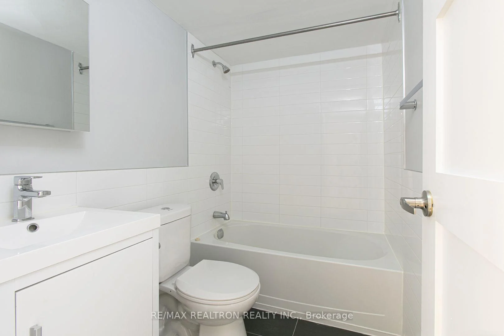 Photo 24 of Unit 801, 485 Huron Street, Toronto, The Annex — HOMEH