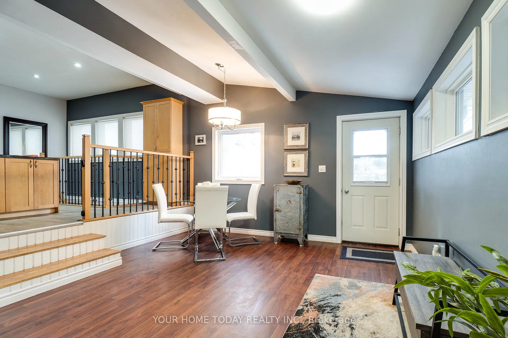 Photo 5 of 10 Knox Street, Halton Hills, Acton — HOMEH