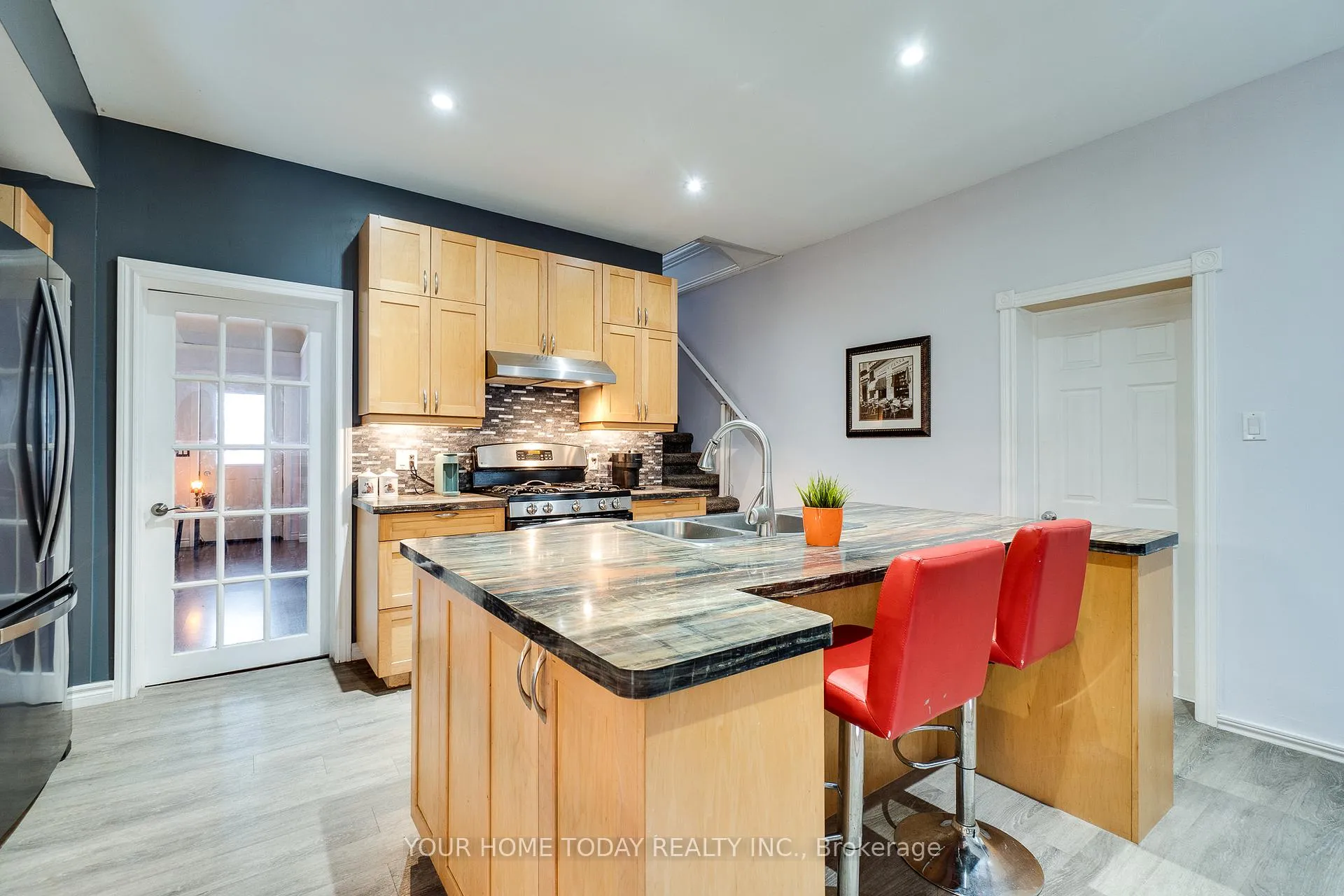 Photo 14 of 10 Knox Street, Halton Hills, Acton — HOMEH