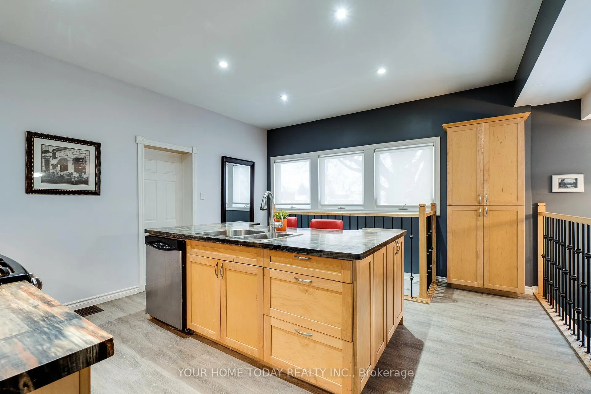 Photo 16 of 10 Knox Street, Halton Hills, Acton — HOMEH