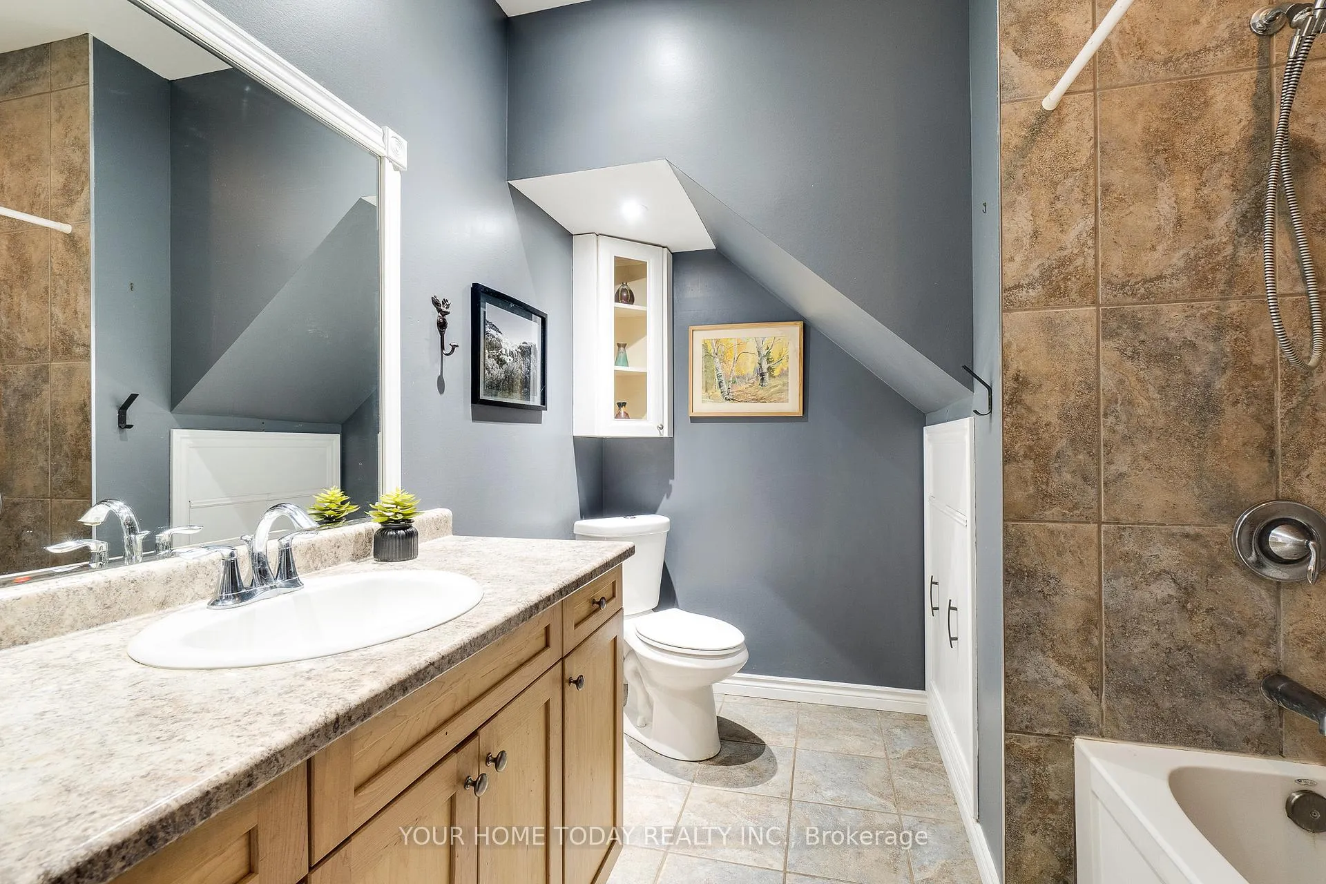 Photo 19 of 10 Knox Street, Halton Hills, Acton — HOMEH