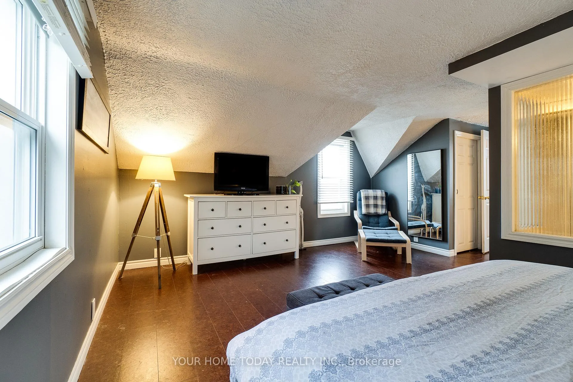 Photo 21 of 10 Knox Street, Halton Hills, Acton — HOMEH