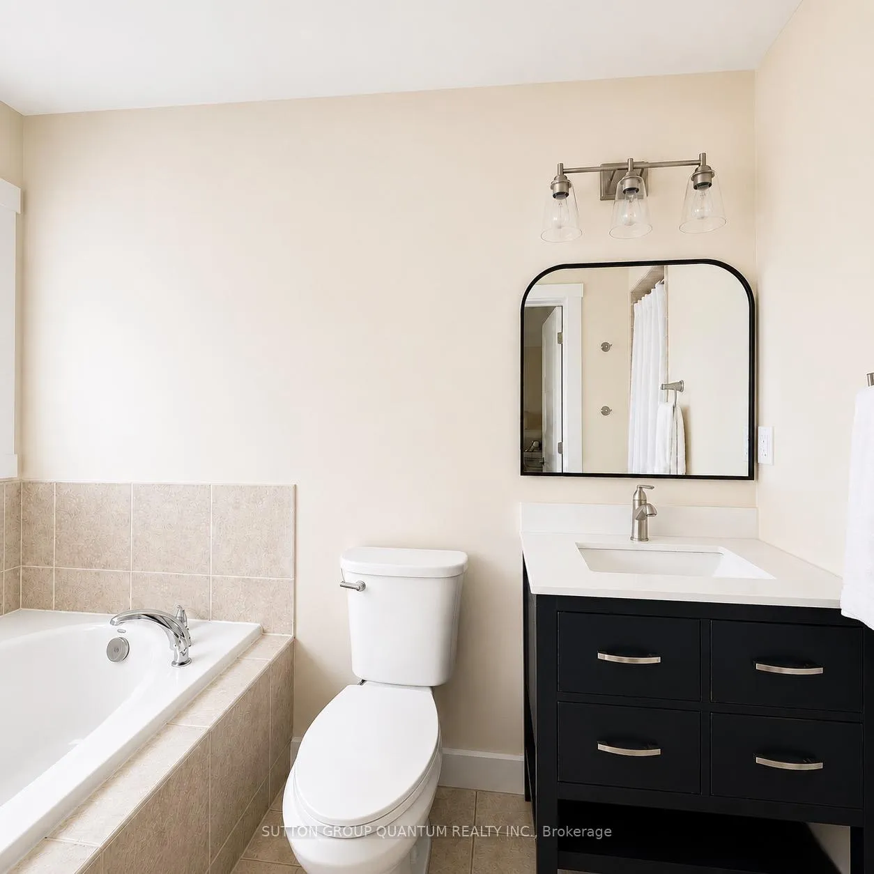 Photo 23 of 48 Meadowlark Drive, Halton Hills, Georgetown — HOMEH