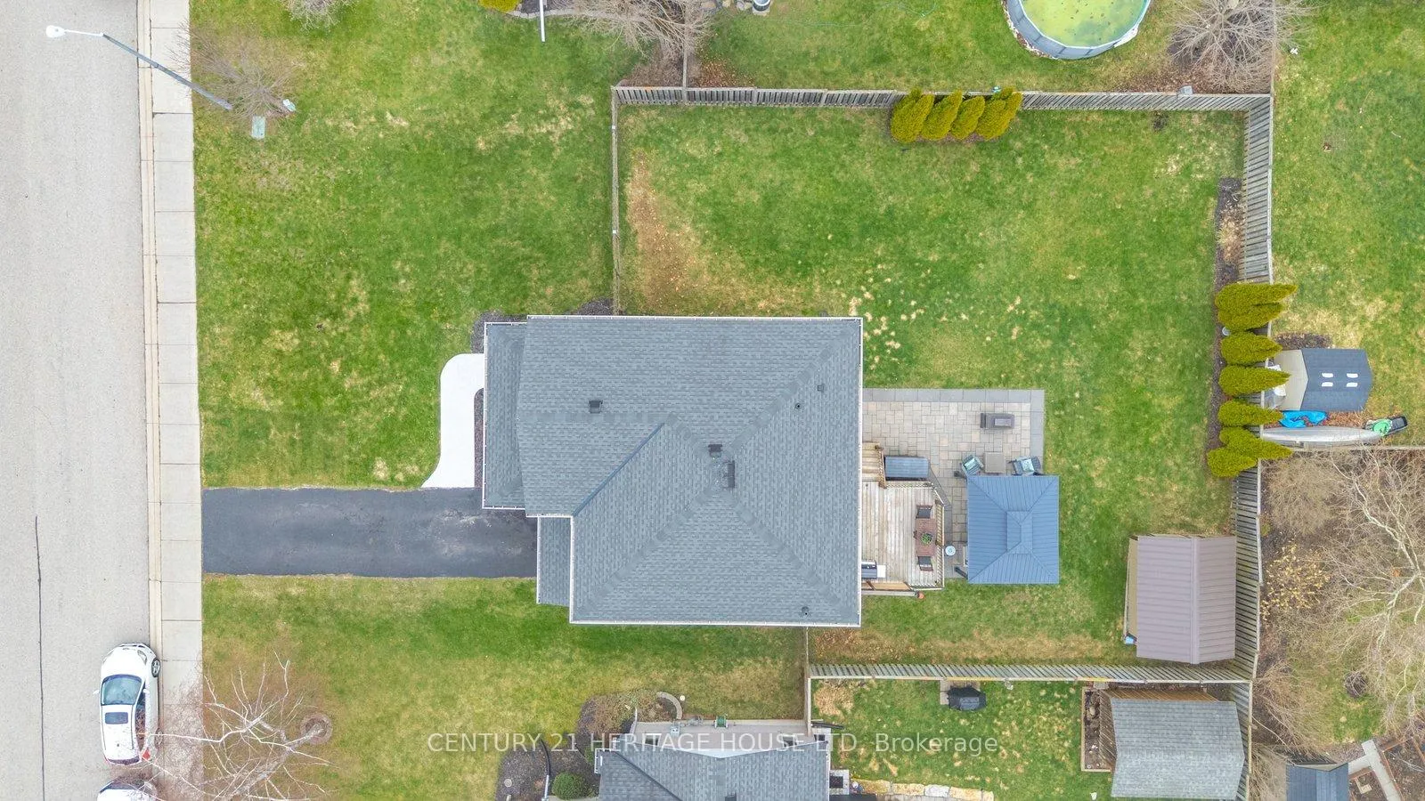 Photo 3 of 34 Primrose Drive, Tillsonburg — HOMEH