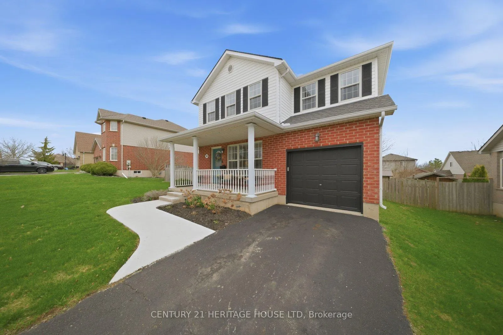 Photo 4 of 34 Primrose Drive, Tillsonburg — HOMEH