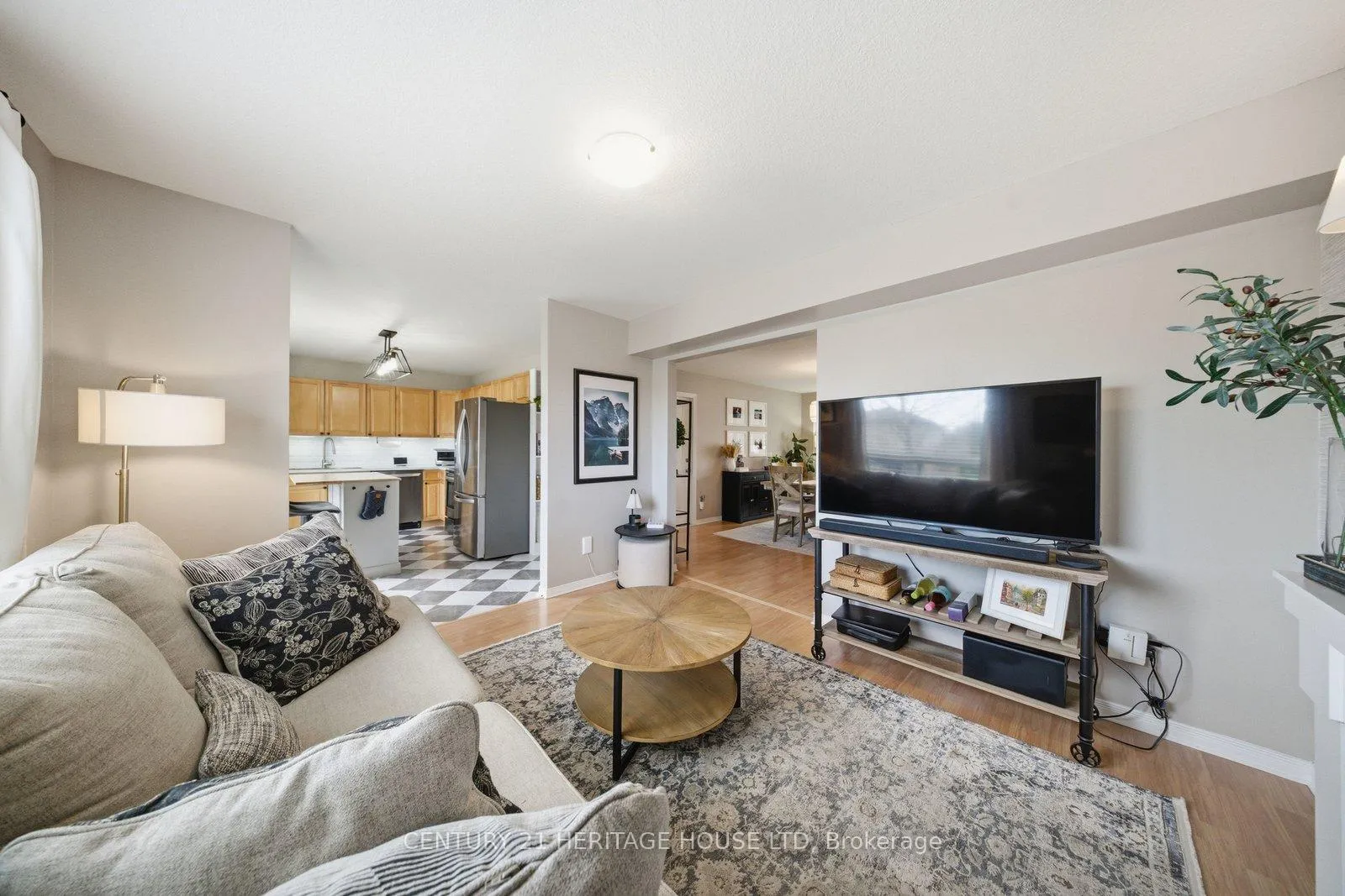Photo 10 of 34 Primrose Drive, Tillsonburg — HOMEH