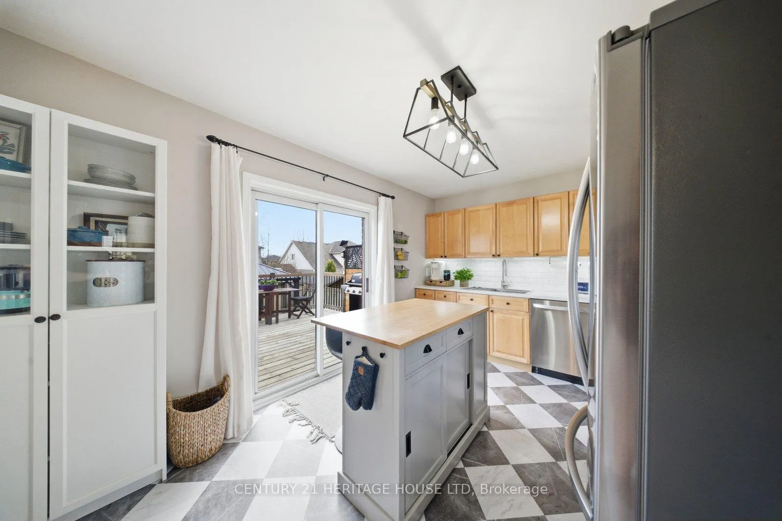 Photo 13 of 34 Primrose Drive, Tillsonburg — HOMEH
