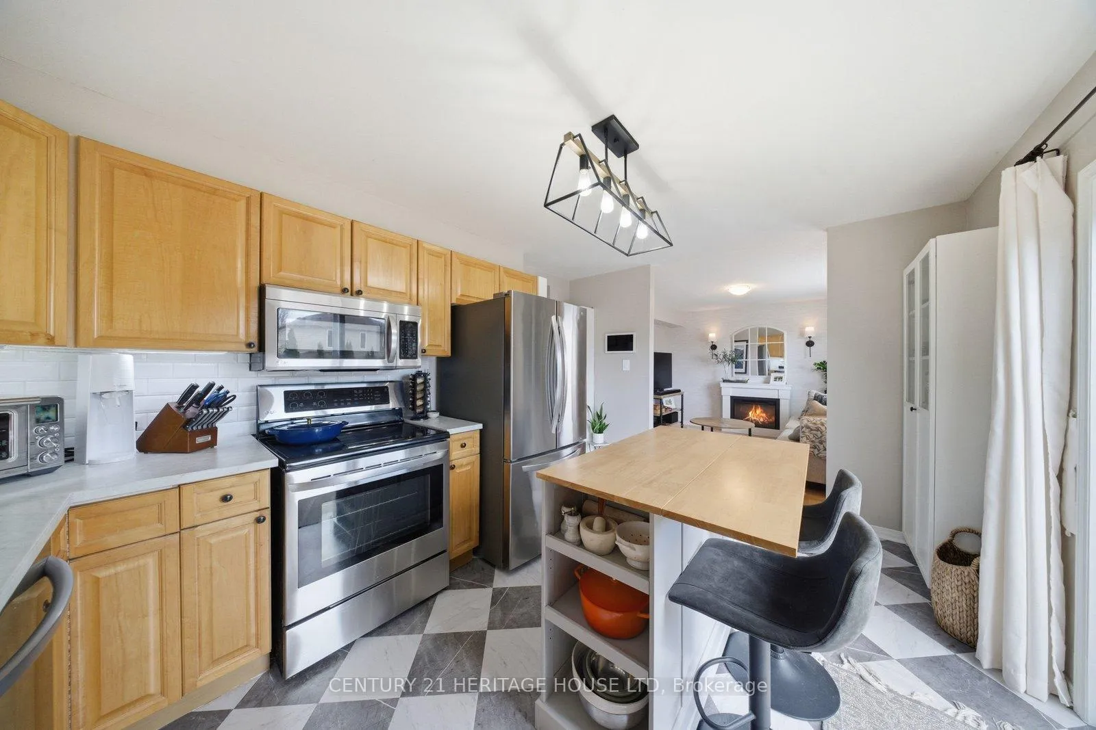 Photo 15 of 34 Primrose Drive, Tillsonburg — HOMEH