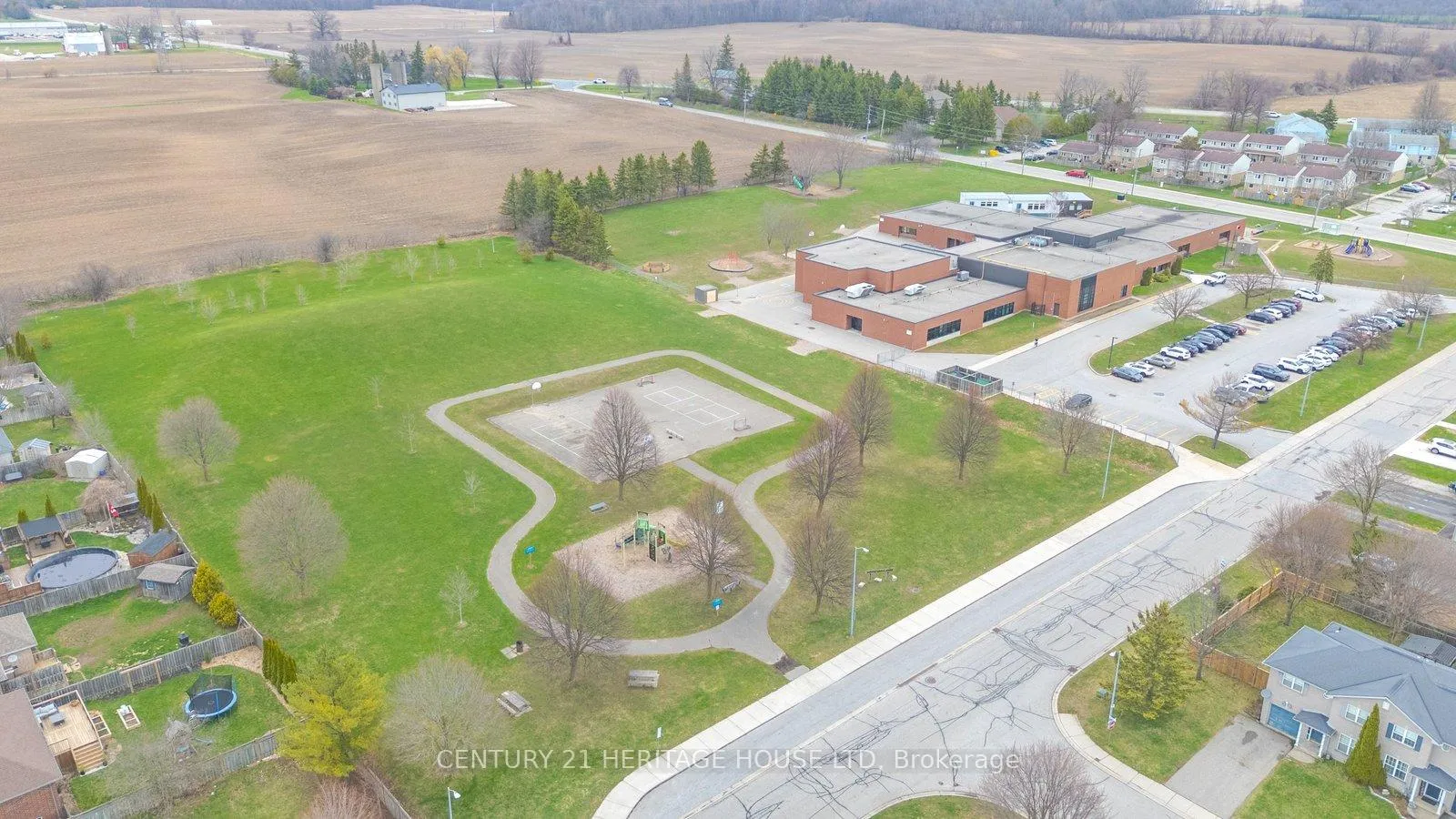 Photo 40 of 34 Primrose Drive, Tillsonburg — HOMEH