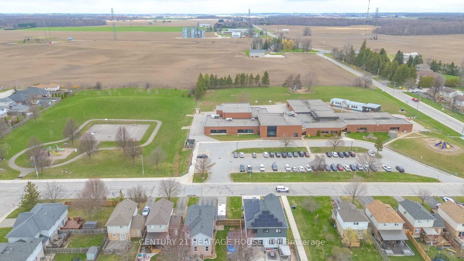 Photo 41 of 34 Primrose Drive, Tillsonburg — HOMEH