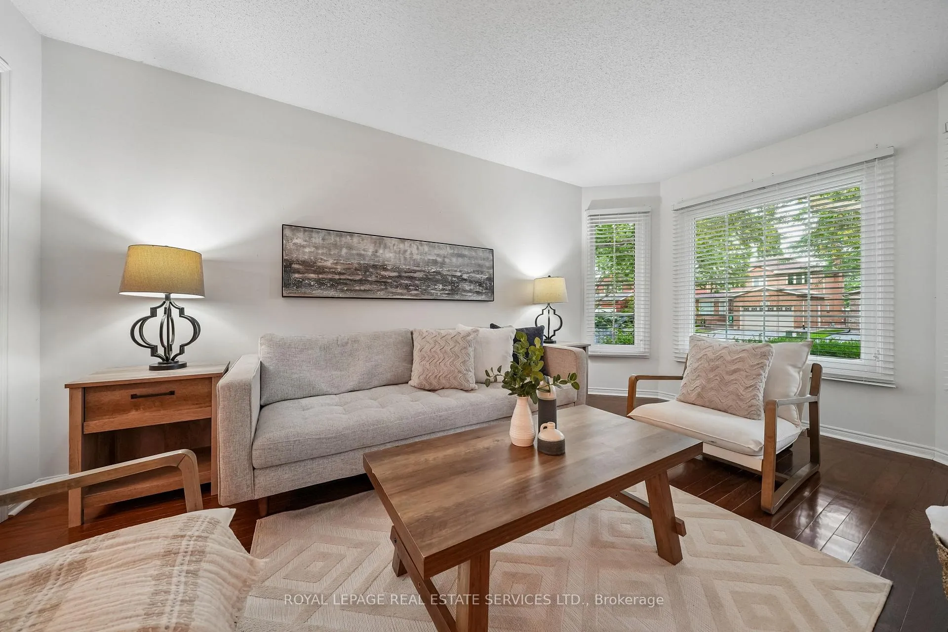 Photo 4 of 1547 Stoneybrook Trail, Oakville, Glen Abbey — HOMEH