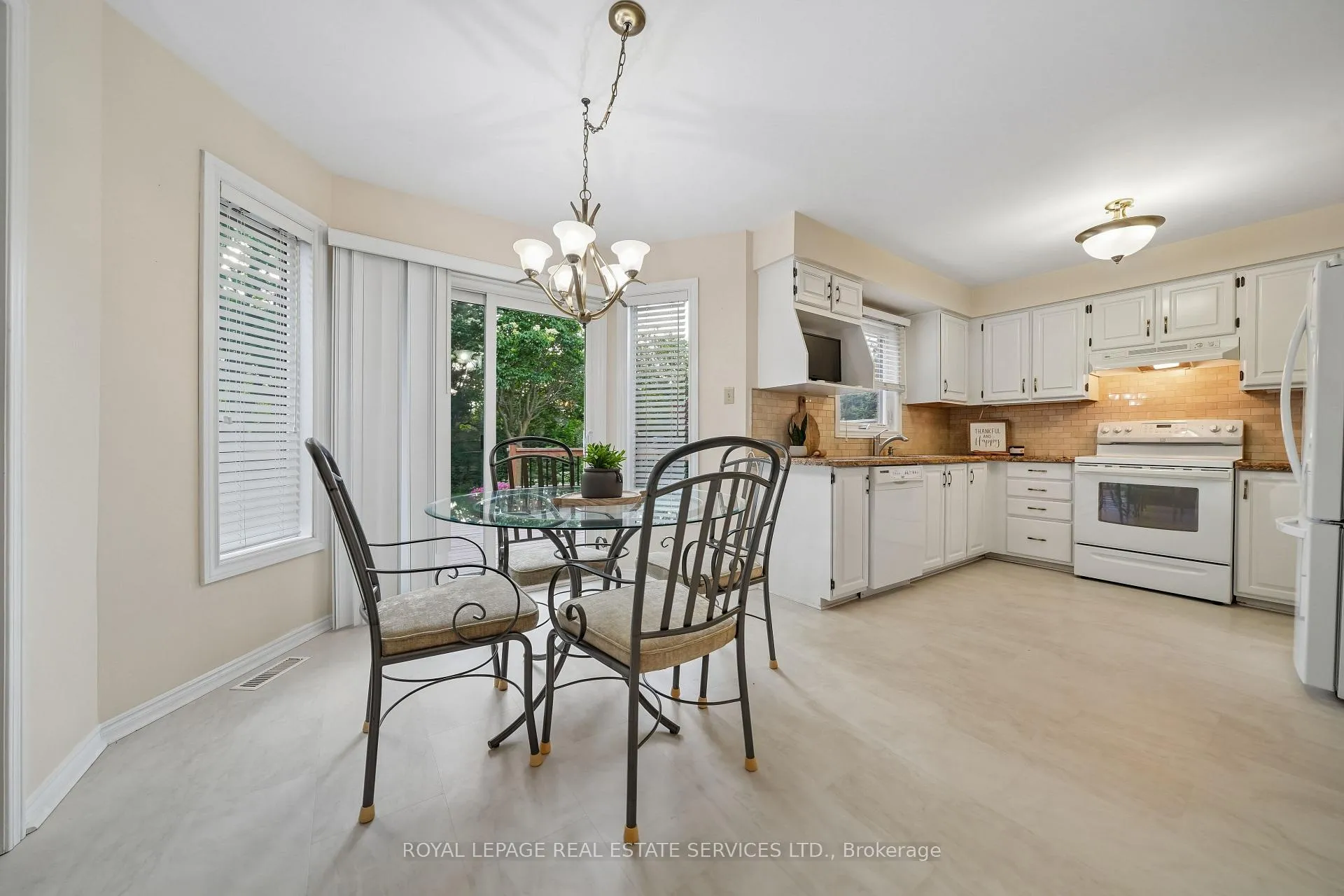 Photo 9 of 1547 Stoneybrook Trail, Oakville, Glen Abbey — HOMEH