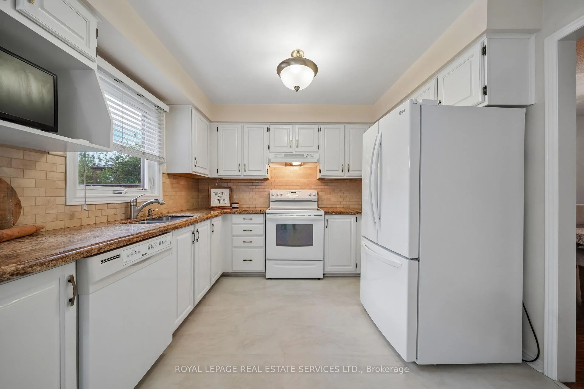Photo 10 of 1547 Stoneybrook Trail, Oakville, Glen Abbey — HOMEH