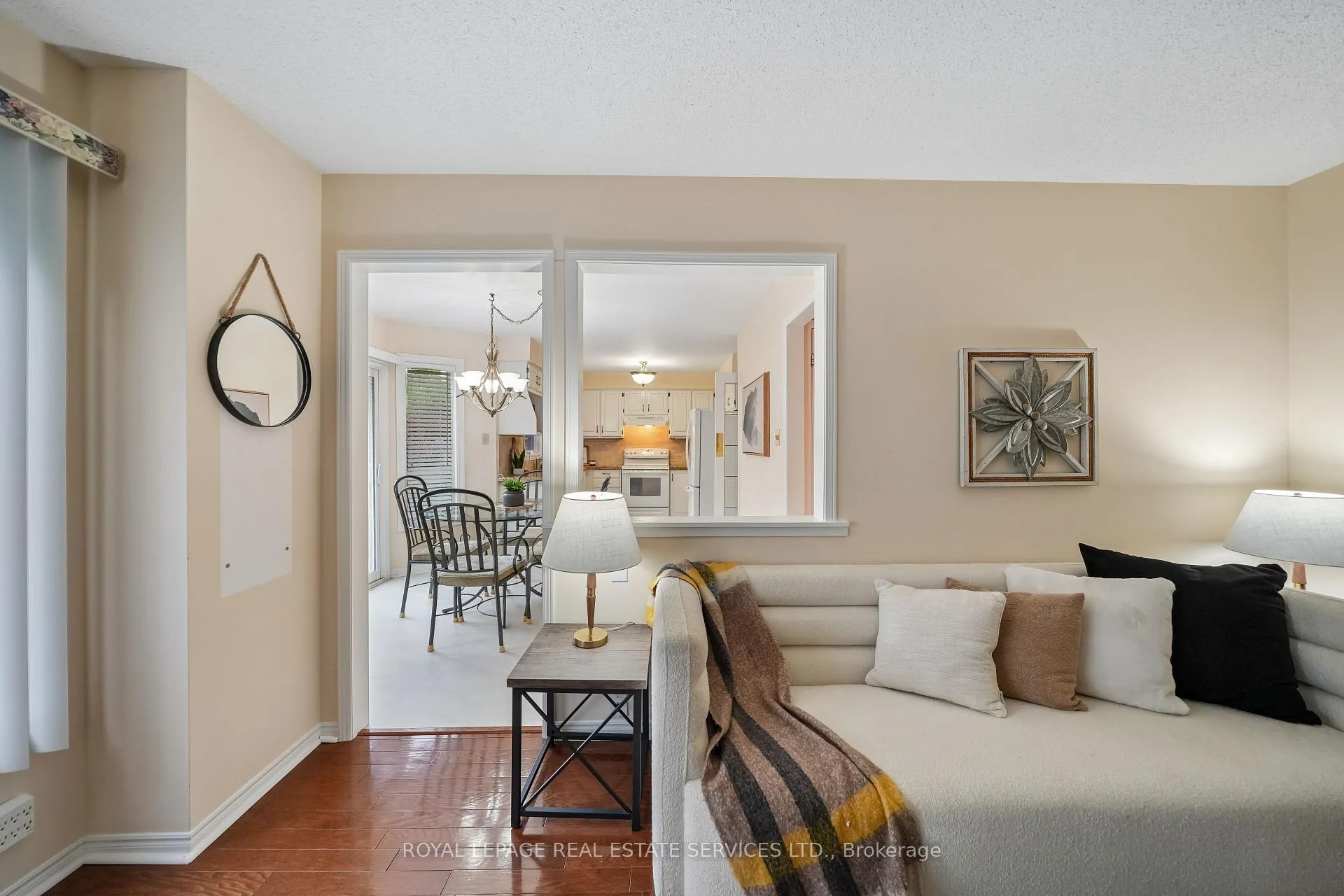 Photo 13 of 1547 Stoneybrook Trail, Oakville, Glen Abbey — HOMEH