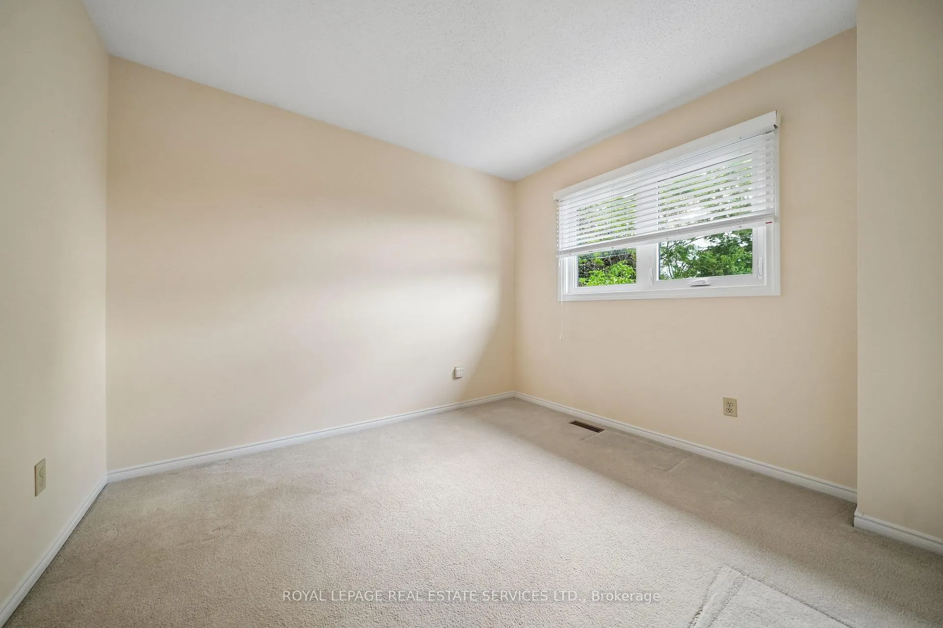 Photo 23 of 1547 Stoneybrook Trail, Oakville, Glen Abbey — HOMEH