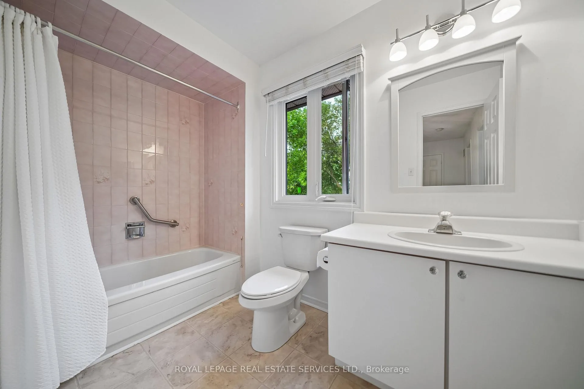 Photo 27 of 1547 Stoneybrook Trail, Oakville, Glen Abbey — HOMEH