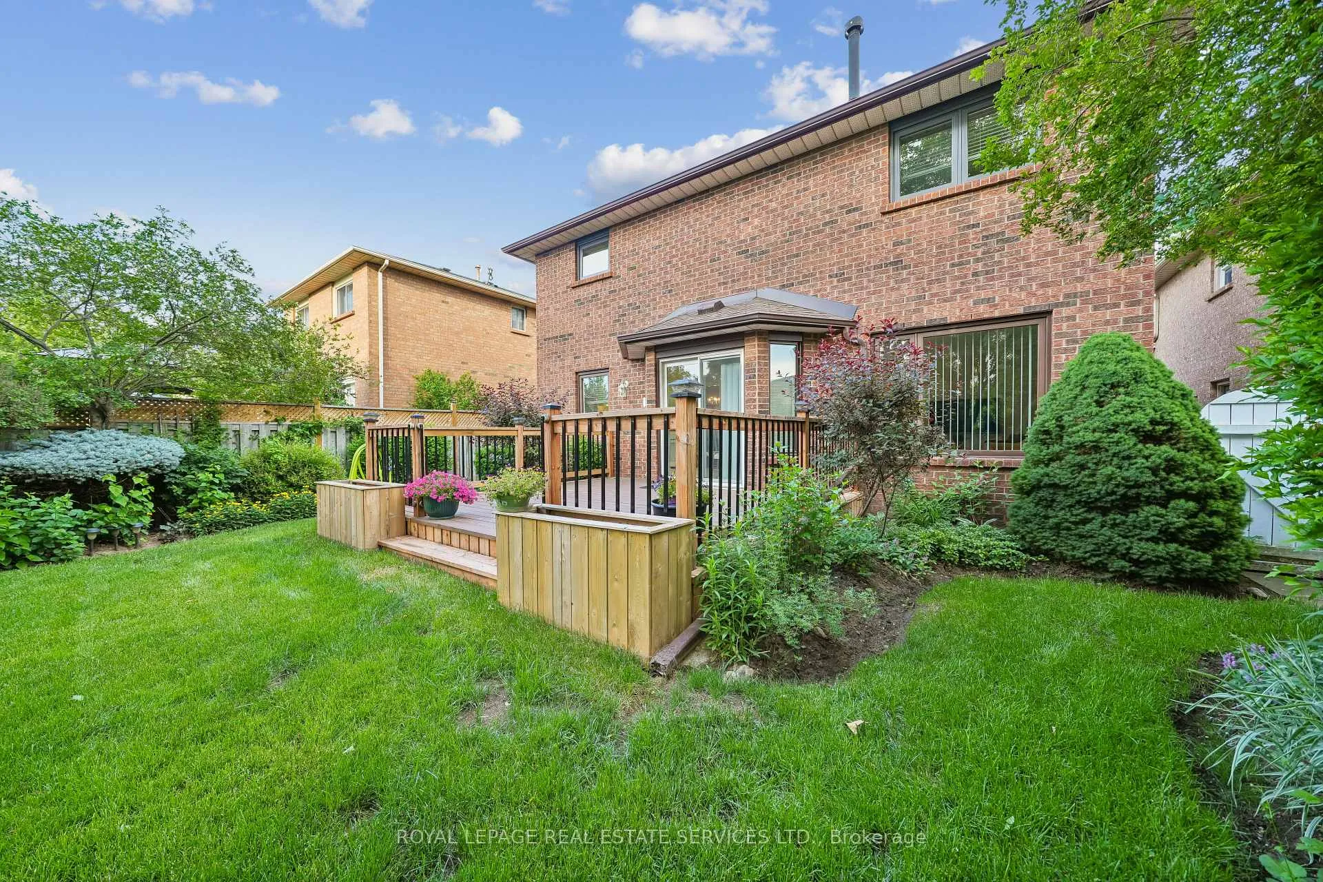 Photo 33 of 1547 Stoneybrook Trail, Oakville, Glen Abbey — HOMEH