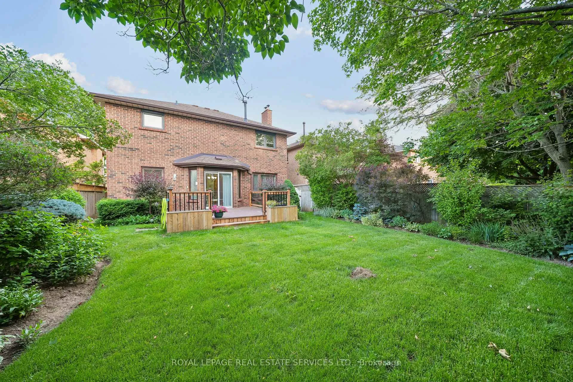 Photo 35 of 1547 Stoneybrook Trail, Oakville, Glen Abbey — HOMEH