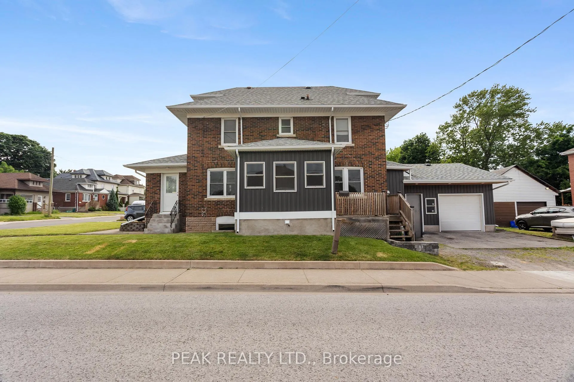 Photo 3 of 5155 Bridge Street, Niagara Falls, Downtown — HOMEH