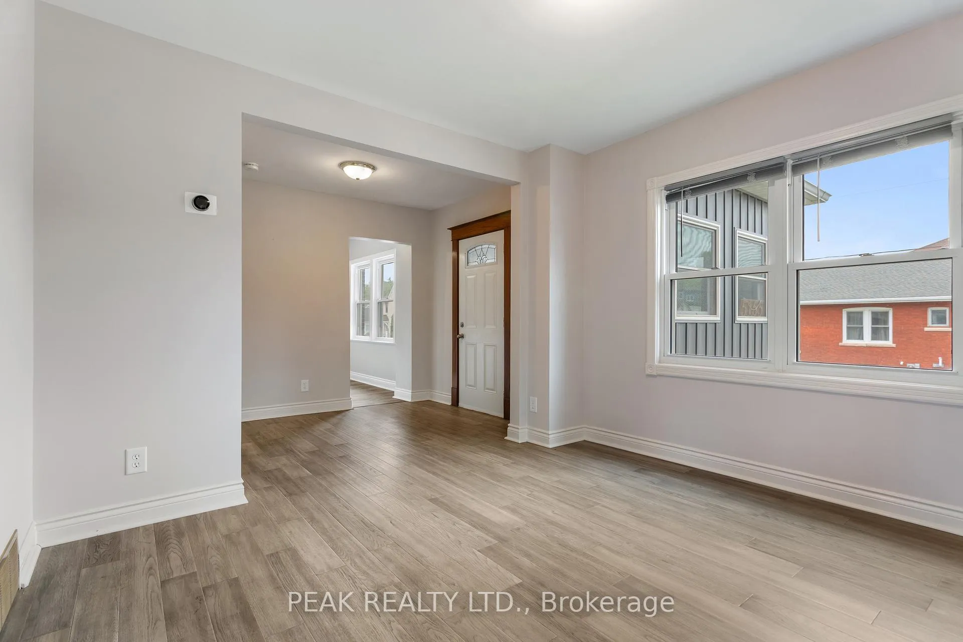 Photo 16 of 5155 Bridge Street, Niagara Falls, Downtown — HOMEH