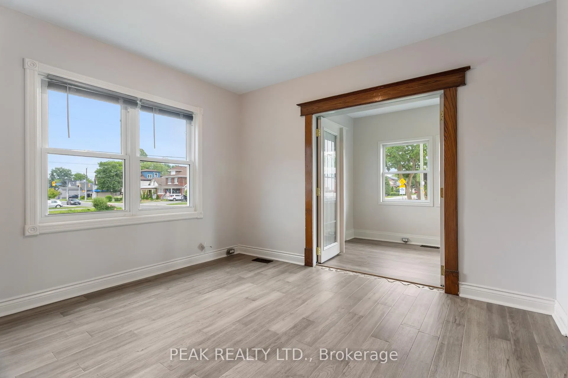 Photo 17 of 5155 Bridge Street, Niagara Falls, Downtown — HOMEH
