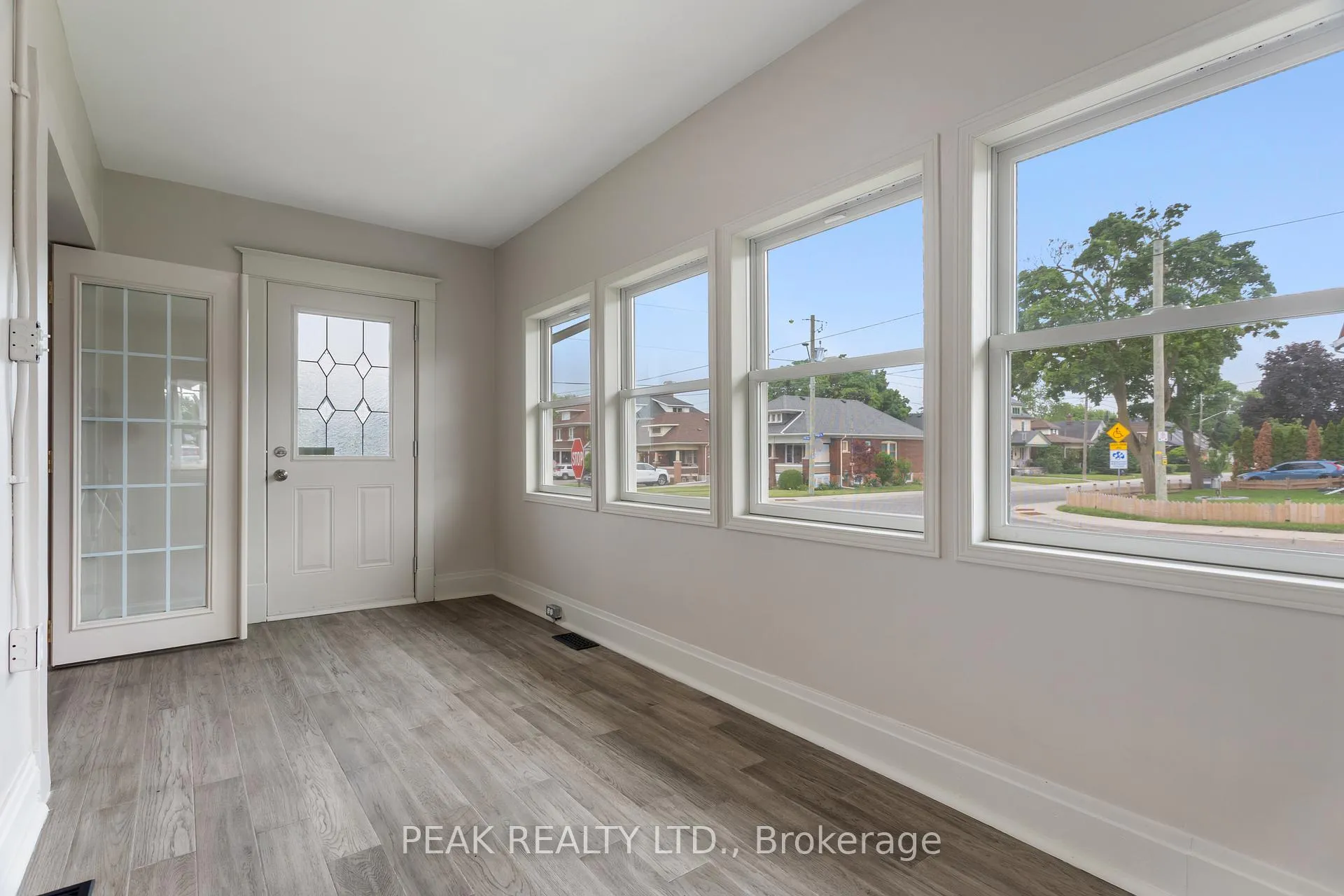 Photo 19 of 5155 Bridge Street, Niagara Falls, Downtown — HOMEH