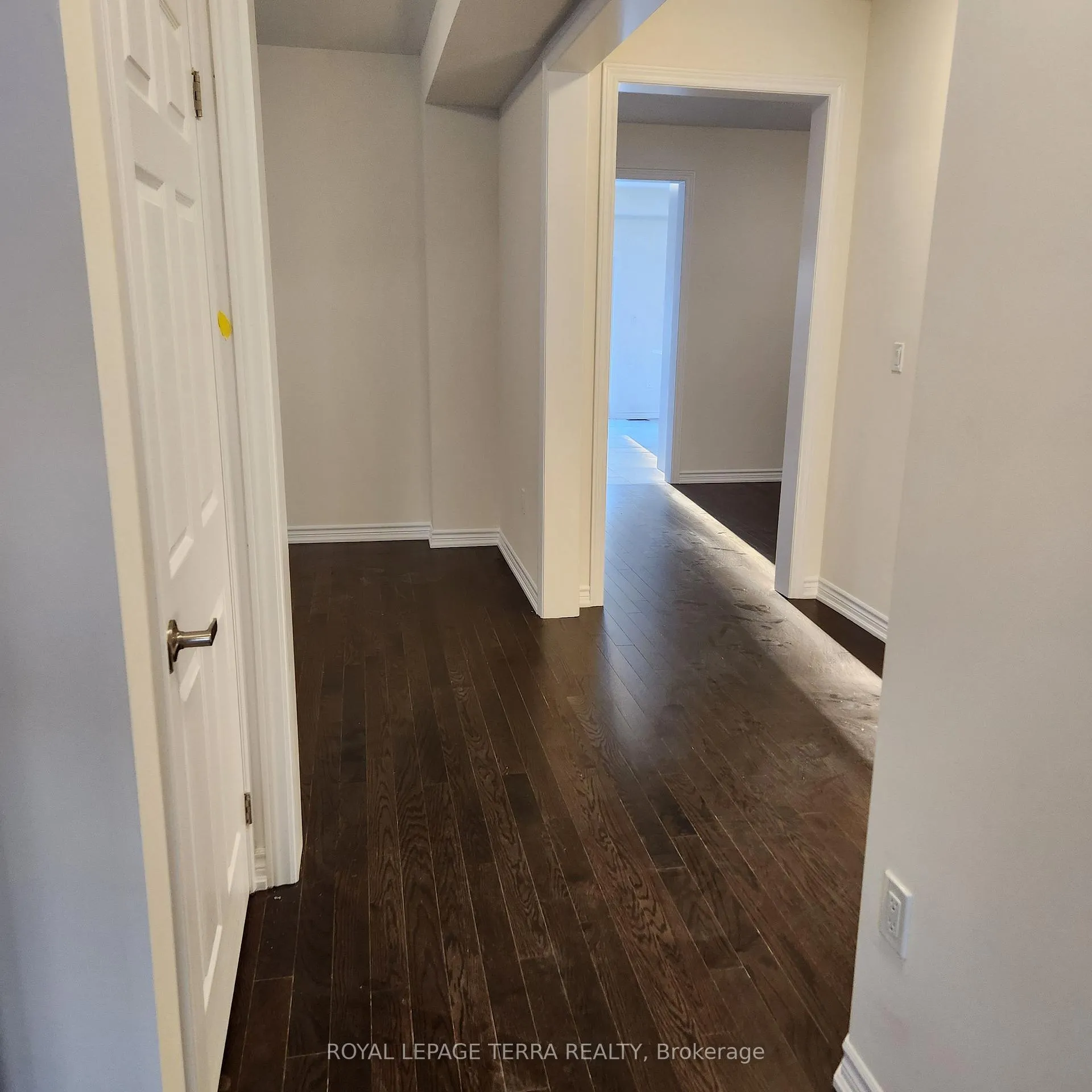 Photo 4 of 338 Fleetwood Drive, Oshawa, Eastdale — HOMEH