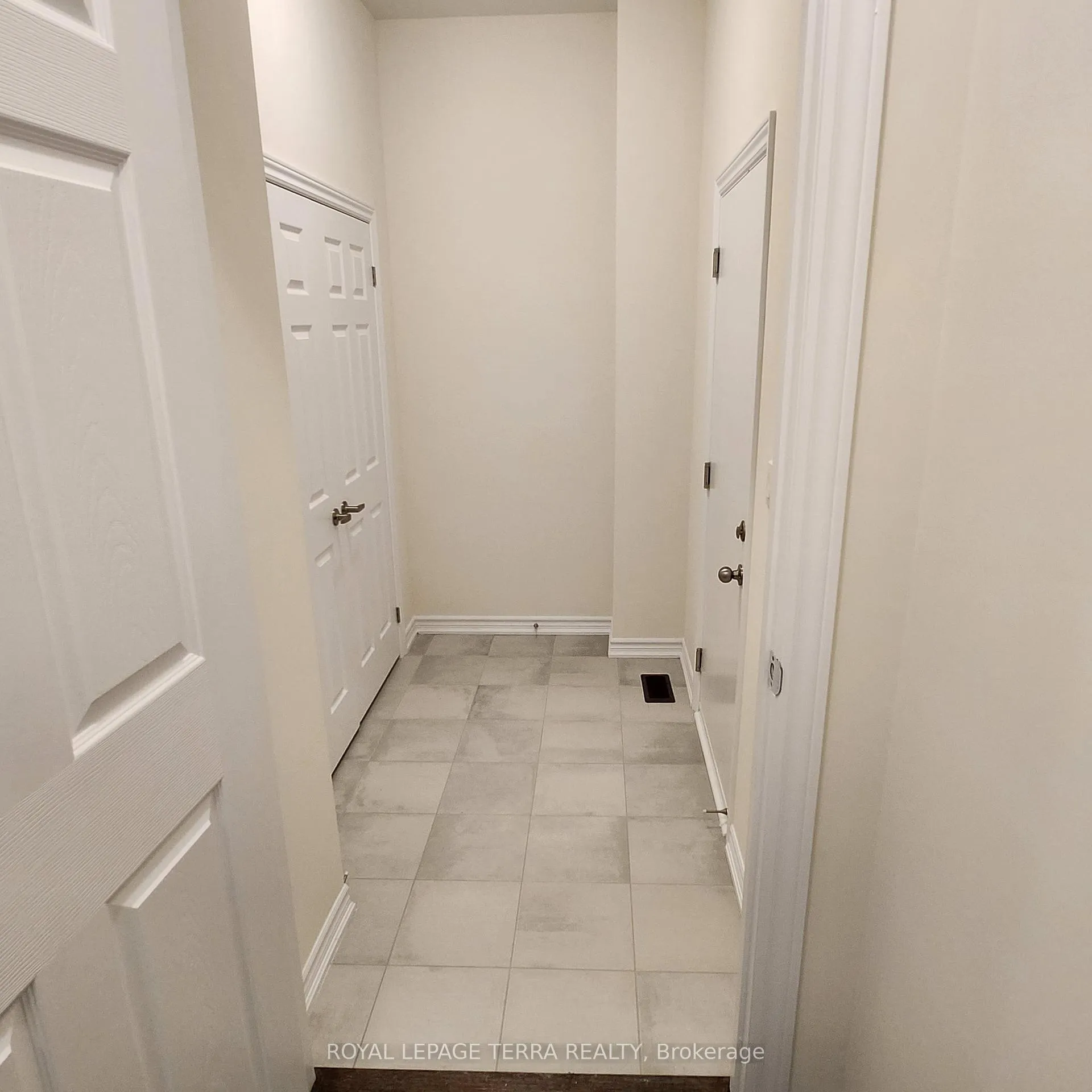 Photo 6 of 338 Fleetwood Drive, Oshawa, Eastdale — HOMEH
