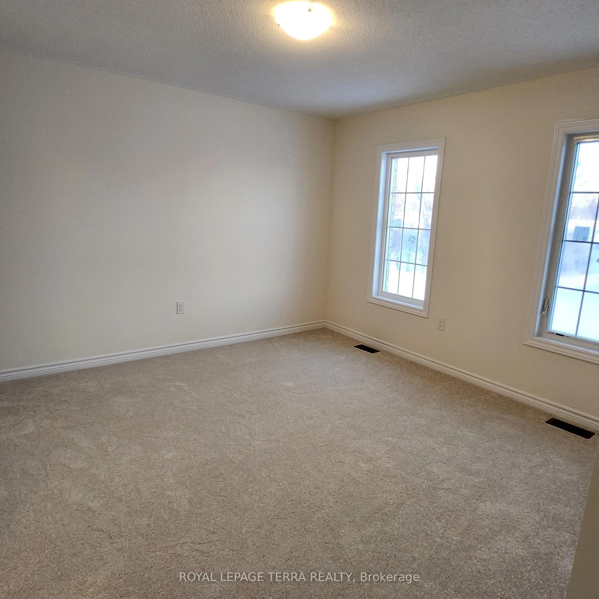 Photo 16 of 338 Fleetwood Drive, Oshawa, Eastdale — HOMEH