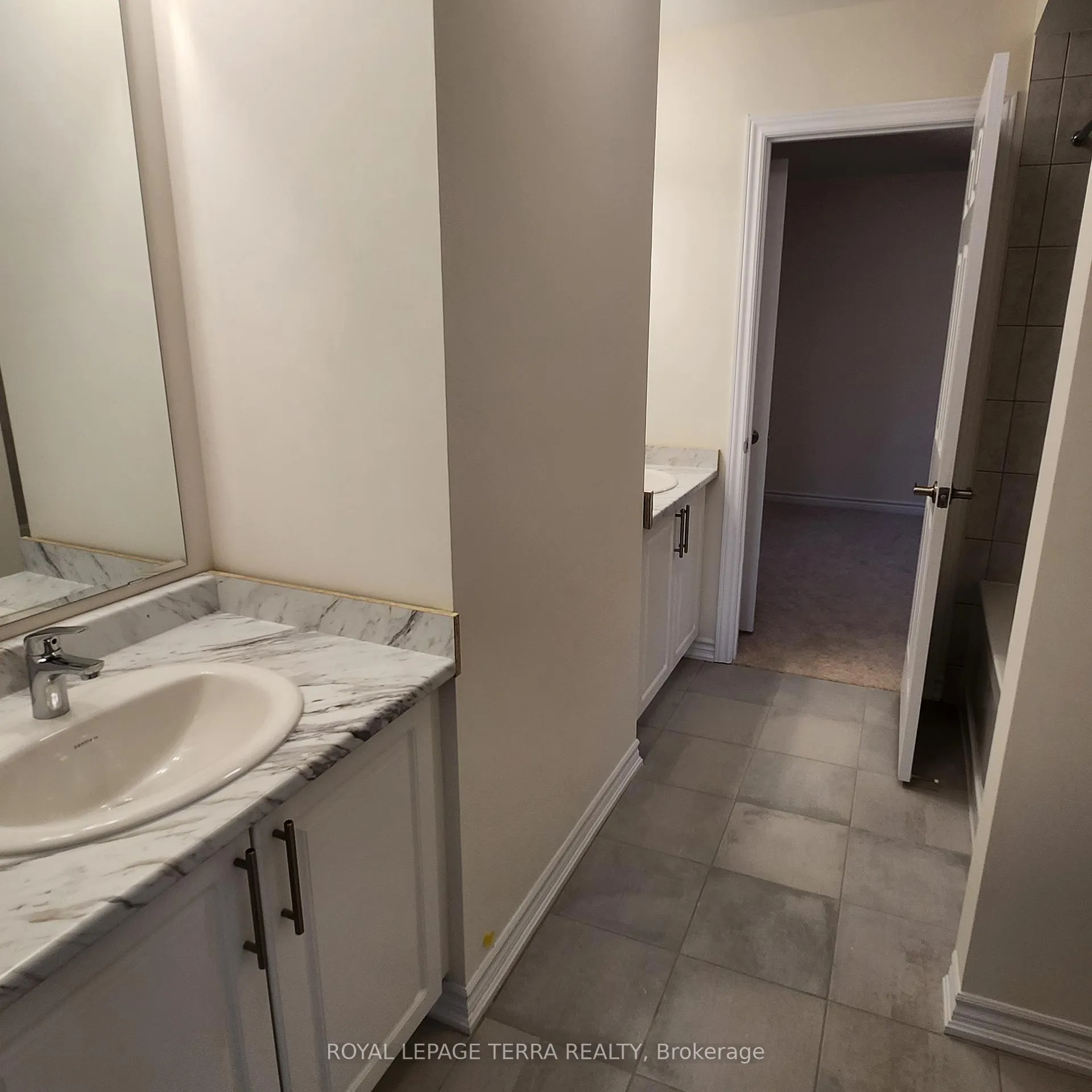Photo 18 of 338 Fleetwood Drive, Oshawa, Eastdale — HOMEH