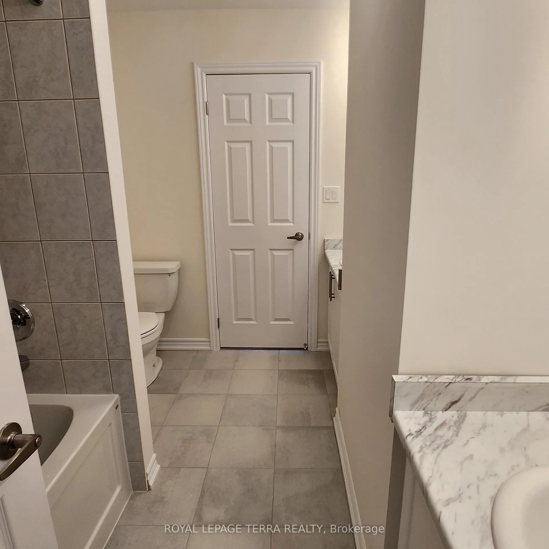 Photo 19 of 338 Fleetwood Drive, Oshawa, Eastdale — HOMEH