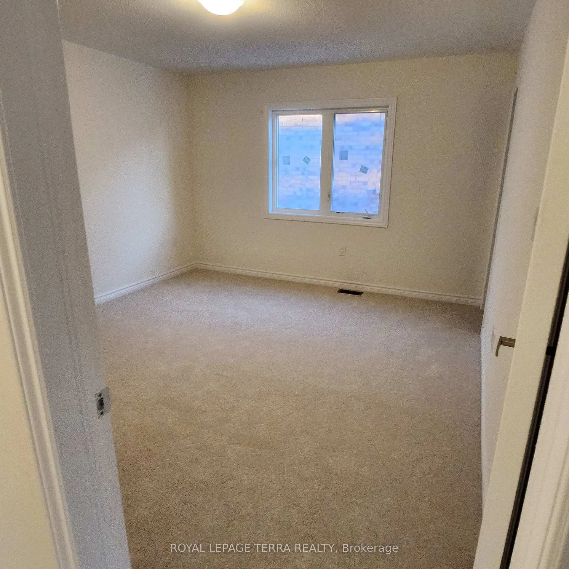 Photo 23 of 338 Fleetwood Drive, Oshawa, Eastdale — HOMEH