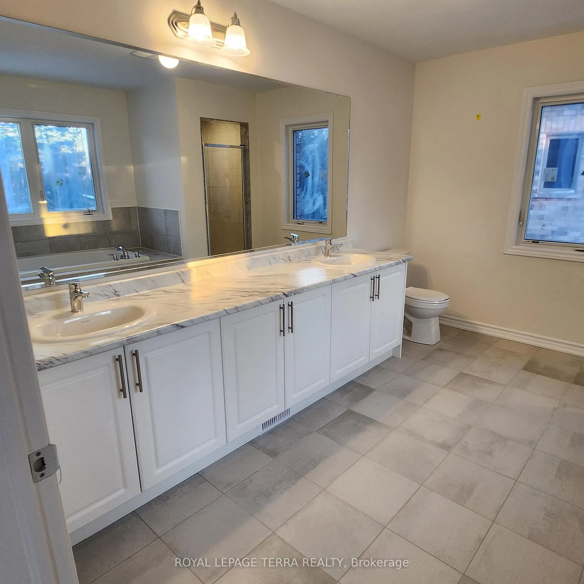 Photo 32 of 338 Fleetwood Drive, Oshawa, Eastdale — HOMEH