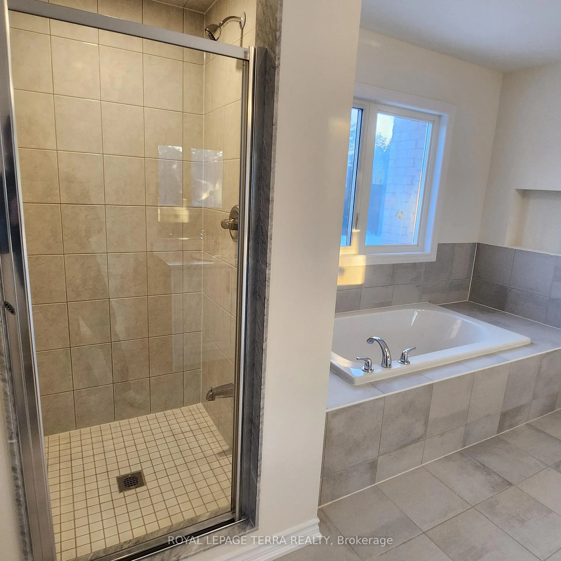 Photo 34 of 338 Fleetwood Drive, Oshawa, Eastdale — HOMEH
