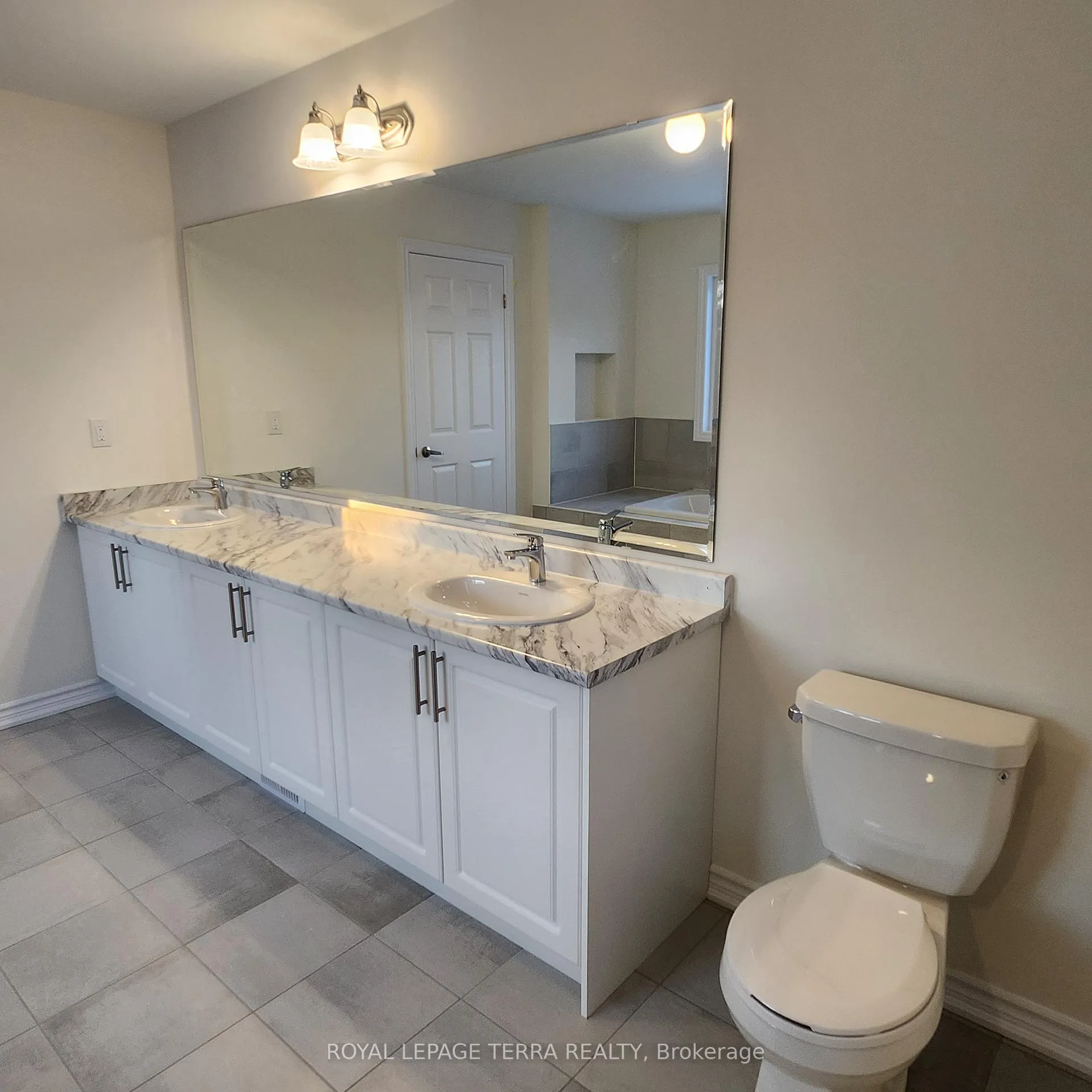 Photo 35 of 338 Fleetwood Drive, Oshawa, Eastdale — HOMEH
