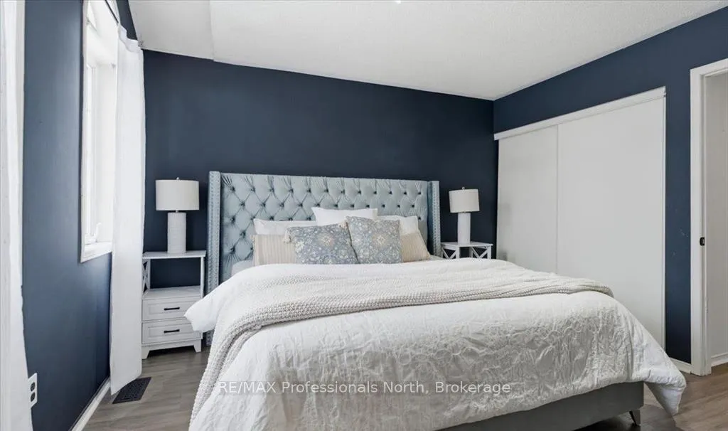 Photo 4 of 98 Roxton Road, Oakville, River Oaks — HOMEH