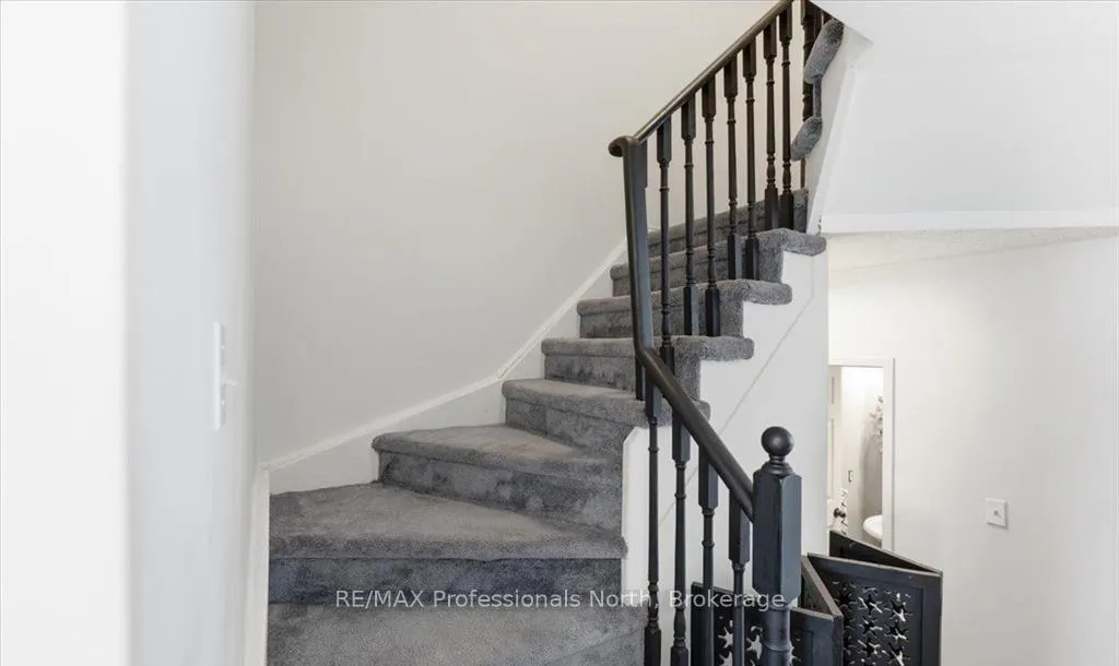 Photo 14 of 98 Roxton Road, Oakville, River Oaks — HOMEH