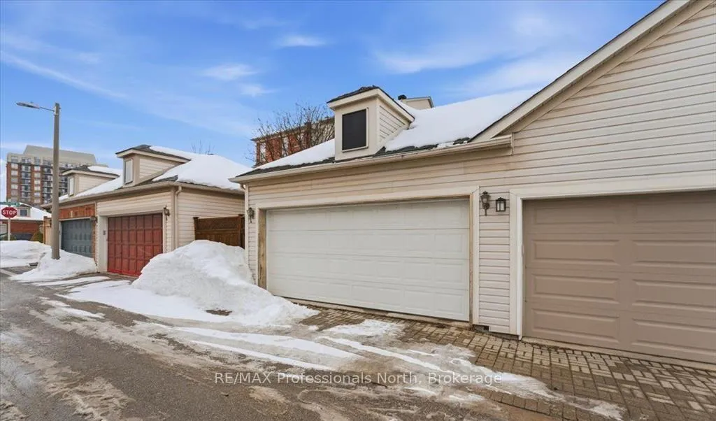 Photo 25 of 98 Roxton Road, Oakville, River Oaks — HOMEH