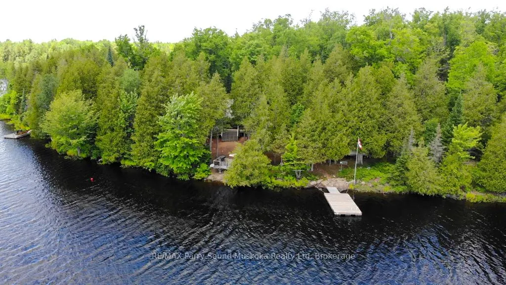 Front of 634 WA Whitestone Lake